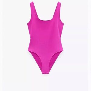 Fitted stretch body suit